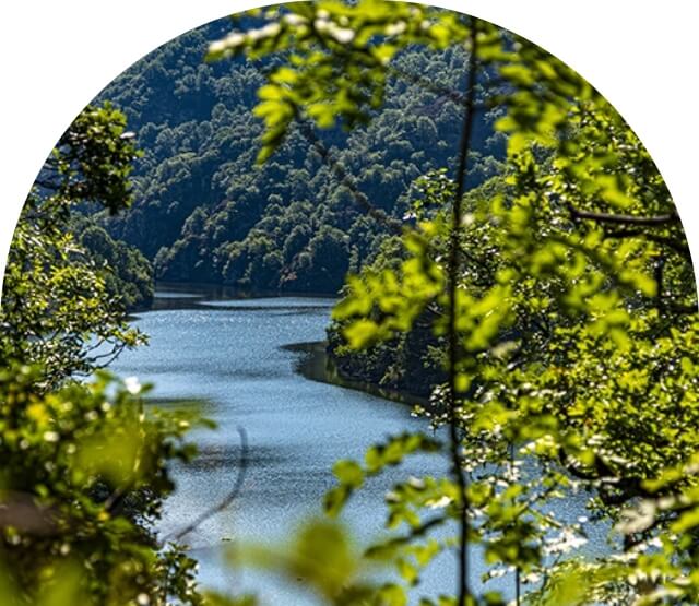Lo Garda Riu, camping nature dans le Tarn entre rivière et château